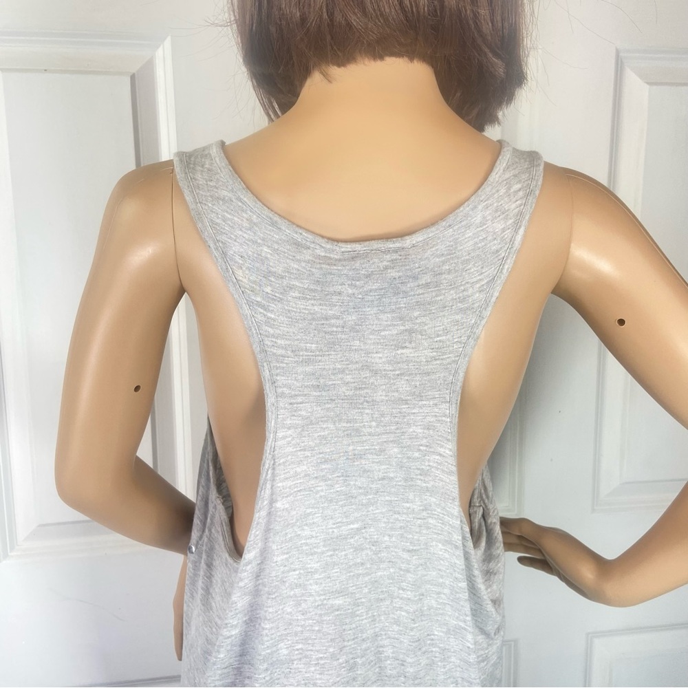 Romeo & Juliet Couture Sequined Gray Top - Picture 11 of 17